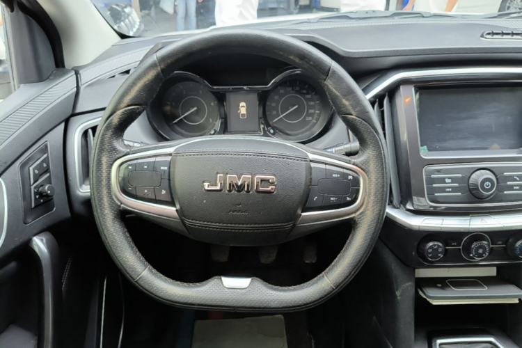 Used JMC Yuhu 7 2020 2.0T Diesel Manual 4x4 Comfort Edition Long Wheelbase China VI Emission Standard JX4D20A6L Steering Wheel