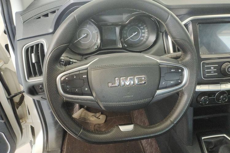 Used JMC Yuhu 7 2020 2.0T Diesel Manual 4x4 Comfort Edition Long Wheelbase China VI Emission Standard JX4D20A6L Steering Wheel
