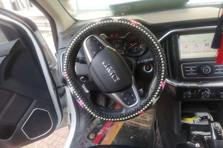 Used JMC Yuhu 7 2020 2.0T Diesel Automatic 4x4 Comfort Edition Long Wheelbase China VI Emission Standard JX4D20A6L Steering Wheel