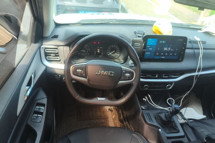 Used JMC Yuhu 7 2020 2.0T Diesel Manual 4x4 Comfort Edition Short Wheelbase China VI Emission Standard JX4D20A6L Steering Wheel