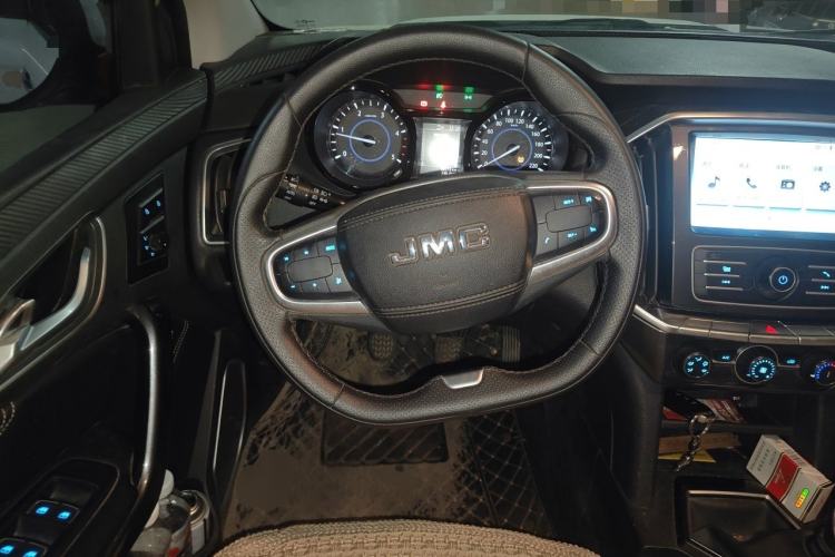 Used JMC Yuhu 7 2020 2.0T Diesel Manual 4x4 Comfort Edition Long Wheelbase China VI Emission Standard JX4D20A6L Steering Wheel