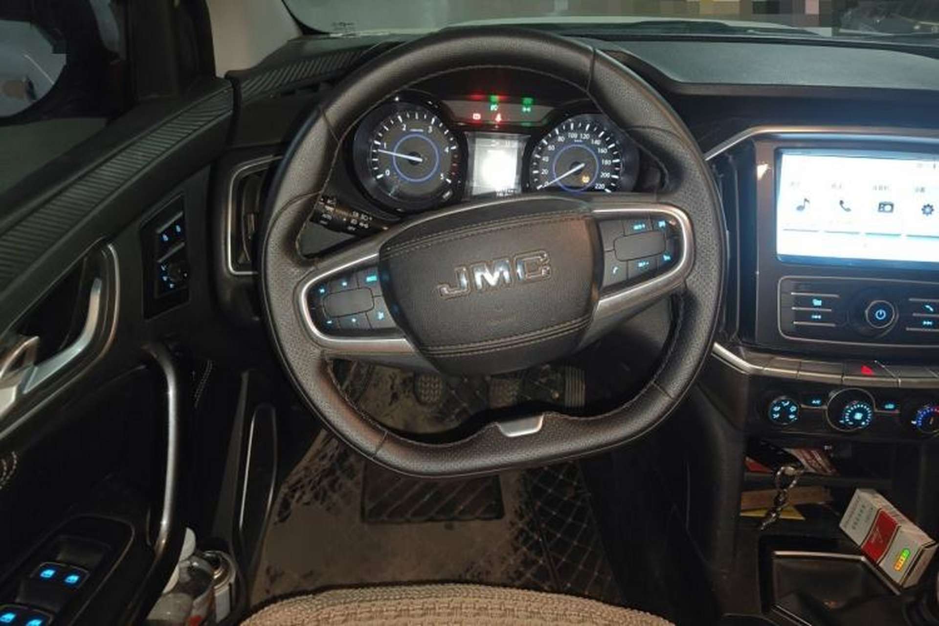 Used JMC Yuhu 7 2020 2.0T Diesel Manual 4x4 Comfort Edition Long Wheelbase China VI Emission Standard JX4D20A6L Steering Wheel
