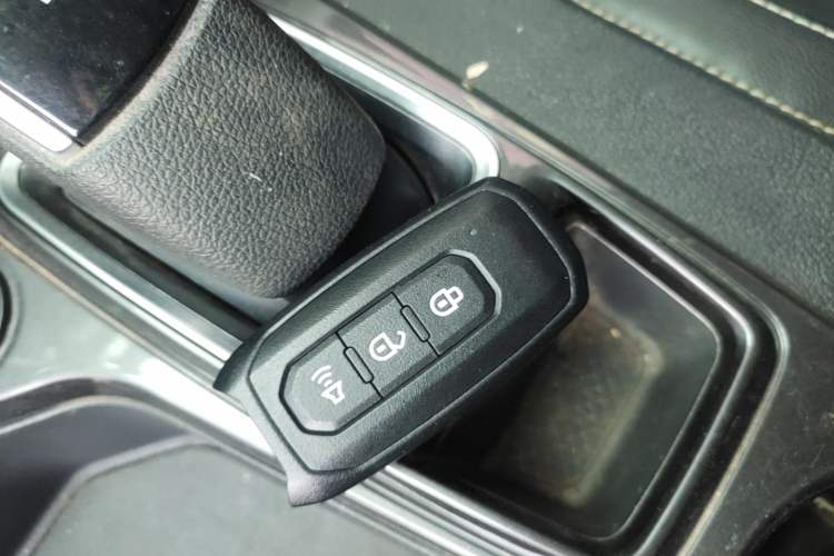 Used JMC Yuhu 7 2020 2.0T Diesel Automatic 4x4 Comfort Edition Short Wheelbase China VI Standard JX4D20A6L Vehicle Key