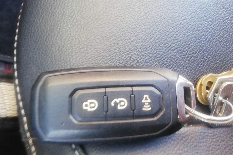 Used JMC Yuhu 7 2020 2.0T Diesel Automatic 4x4 Comfort Edition Long Wheelbase China VI Emission Standard JX4D20A6L Vehicle Key