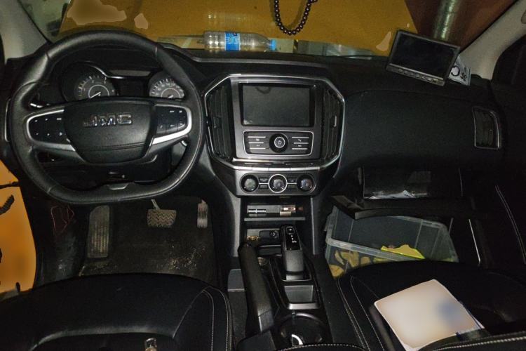 Used JMC Yuhu 7 2020 2.0T Diesel Automatic 4x4 Comfort Edition Long Wheelbase China VI Emission Standard JX4D20A6L Center Console