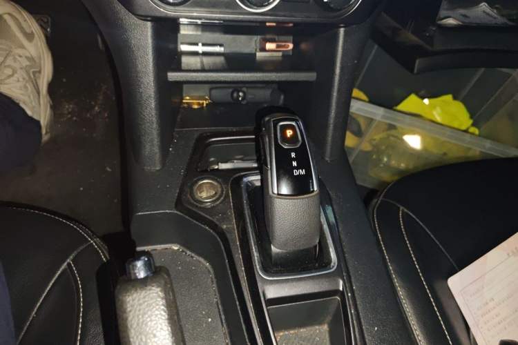 Used JMC Yuhu 7 2020 2.0T Diesel Automatic 4x4 Comfort Edition Long Wheelbase China VI Emission Standard JX4D20A6L Gear Lever