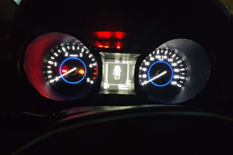 Used JMC Yuhu 7 2020 2.0T Diesel Automatic 4x4 Comfort Edition Long Wheelbase China VI Emission Standard JX4D20A6L Instrument Cluster