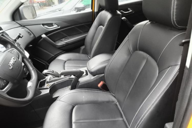Used JMC Yuhu 7 2020 2.0T Diesel Automatic 2WD Comfort Plus Long Wheelbase China VI Emission Standard JX4D20A6L Left Front Seat