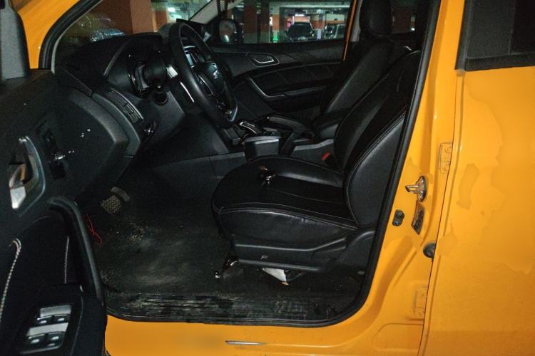 Used JMC Yuhu 7 2020 2.0T Diesel Automatic 4x4 Comfort Edition Long Wheelbase China VI Emission Standard JX4D20A6L Left Rear Seat