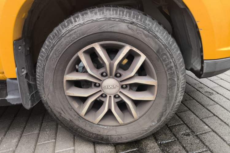 Used JMC Yuhu 7 2020 2.0T Diesel Automatic 2WD Comfort Plus Long Wheelbase China VI Emission Standard JX4D20A6L Right Front Wheel Hub
