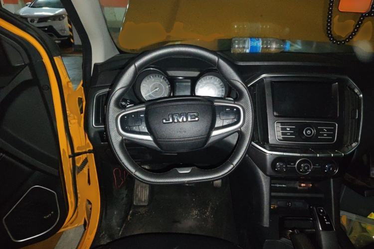 Used JMC Yuhu 7 2020 2.0T Diesel Automatic 4x4 Comfort Edition Long Wheelbase China VI Emission Standard JX4D20A6L Steering Wheel