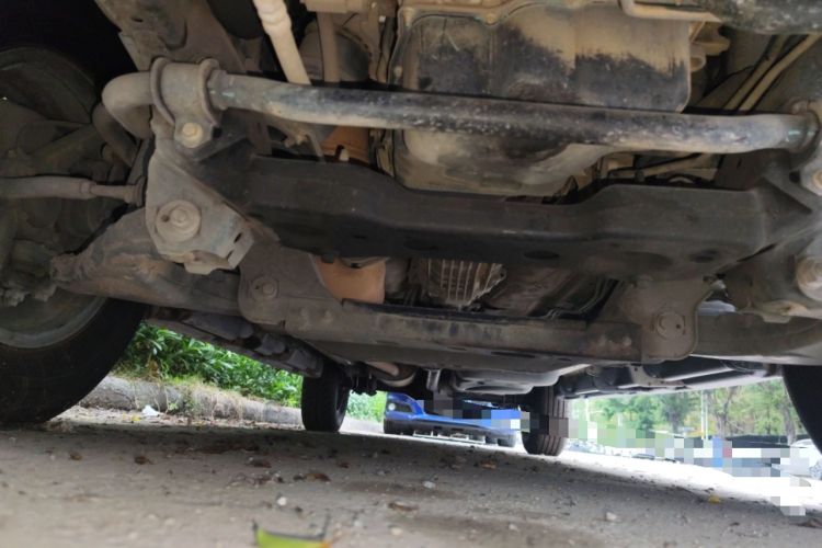 Used JMC Yuhu 7 2022 2.0T Manual Diesel Two-Wheel Drive Comfort Plus Long Wheelbase Chassis Front