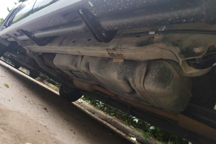 Used JMC Yuhu 7 2022 2.0T Manual Diesel Two-Wheel Drive Comfort Plus Long Wheelbase Chassis Rear Left