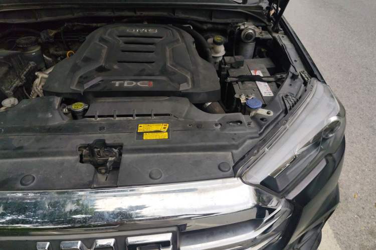 Used JMC Yuhu 7 2022 2.0T Manual Diesel Two-Wheel Drive Comfort Plus Long Wheelbase Engine Bay Left