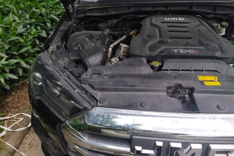 Used JMC Yuhu 7 2022 2.0T Manual Diesel Two-Wheel Drive Comfort Plus Long Wheelbase Engine Bay Right