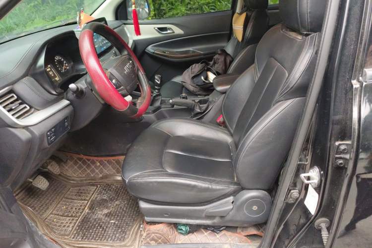 Used JMC Yuhu 7 2022 2.0T Manual Diesel Two-Wheel Drive Comfort Plus Long Wheelbase Left Front Seat