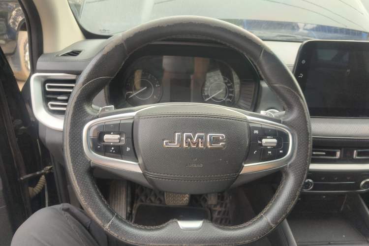 Used JMC Yuhu 7 2022 2.0T Automatic Diesel 4x4 Comfort Plus Long Wheelbase Steering Wheel