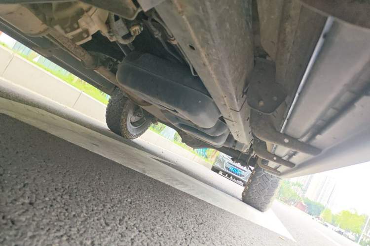 Used JMC Yuhu 7 2022 2.0T Automatic Diesel 4x4 Comfort Edition Standard Wheelbase Chassis Front Left