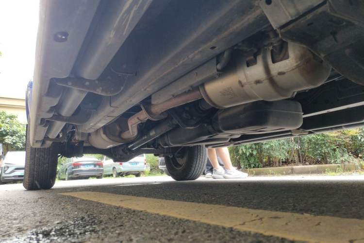 Used JMC Yuhu 7 2022 2.0T Automatic Diesel 4x4 Comfort Edition Standard Wheelbase Chassis Front Right