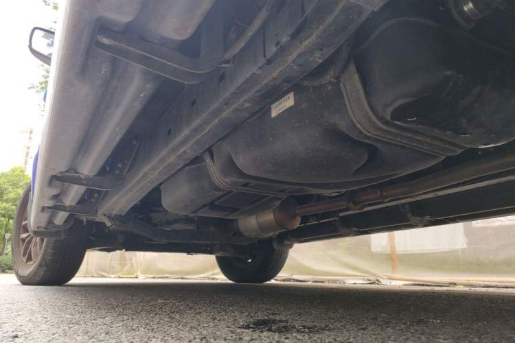 Used JMC Yuhu 7 2022 2.0T Automatic Diesel 4x4 Comfort Edition Standard Wheelbase Chassis Rear Left