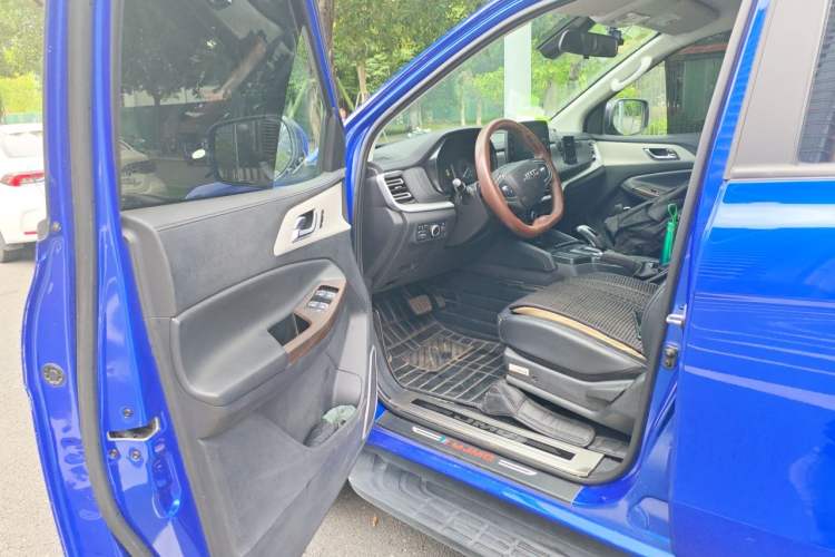 Used JMC Yuhu 7 2022 2.0T Automatic Diesel 4x4 Comfort Edition Standard Wheelbase Driver Seat