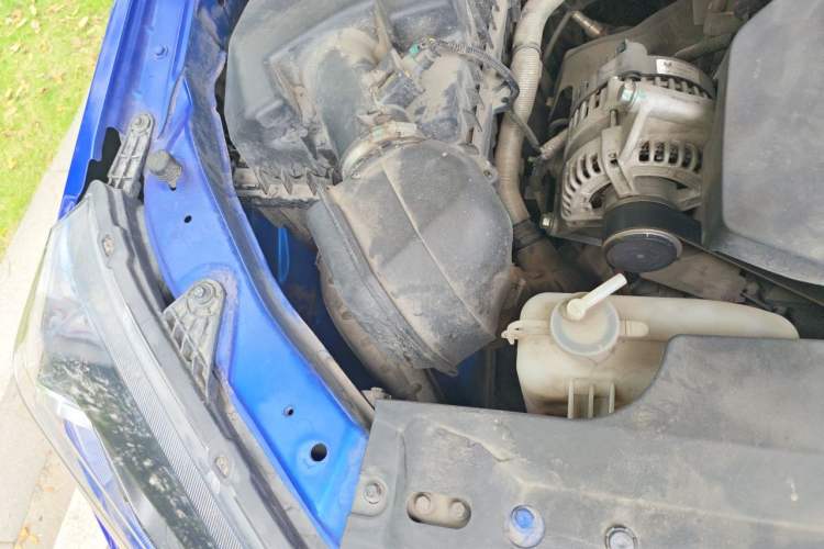 Used JMC Yuhu 7 2022 2.0T Automatic Diesel 4x4 Comfort Edition Standard Wheelbase Engine Bay Right