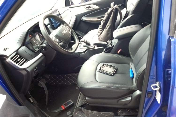 Used JMC Yuhu 7 2022 2.0T Automatic Diesel Two-Wheel Drive Comfort Plus Long Wheelbase Left Front Seat