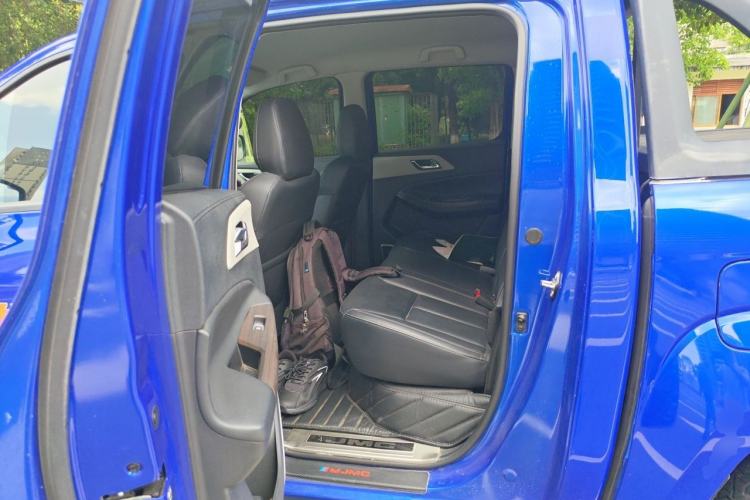 Used JMC Yuhu 7 2022 2.0T Automatic Diesel 4x4 Comfort Edition Standard Wheelbase Left Rear Seat