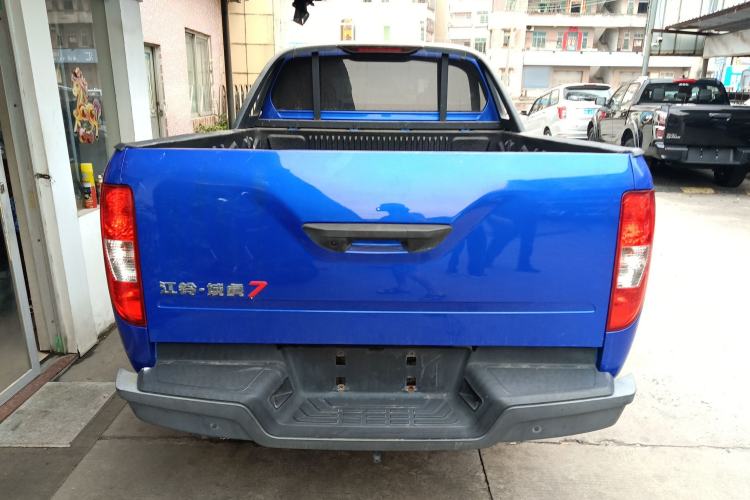 Used JMC Yuhu 7 2022 2.0T Automatic Diesel Two-Wheel Drive Comfort Plus Long Wheelbase Rear