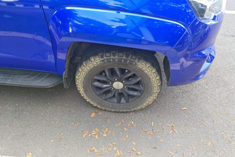 Used JMC Yuhu 7 2022 2.0T Automatic Diesel 4x4 Comfort Edition Standard Wheelbase Right Front Wheel Hub