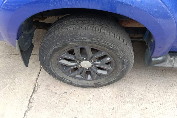 Used JMC Yuhu 7 2022 2.0T Automatic Diesel Two-Wheel Drive Comfort Plus Long Wheelbase Right Rear Wheel Hub