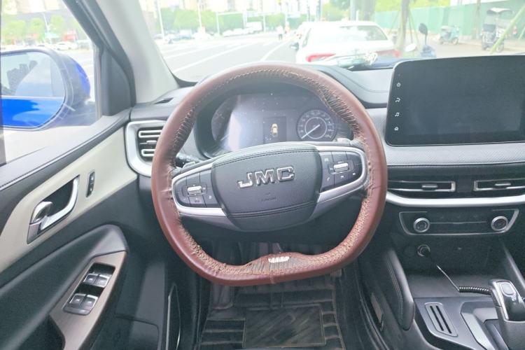 Used JMC Yuhu 7 2022 2.0T Automatic Diesel 4x4 Comfort Edition Standard Wheelbase Steering Wheel
