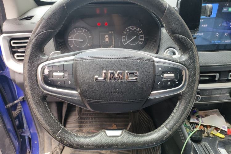 Used JMC Yuhu 7 2022 2.0T Automatic Diesel 4x4 Comfort Edition Standard Wheelbase Steering Wheel