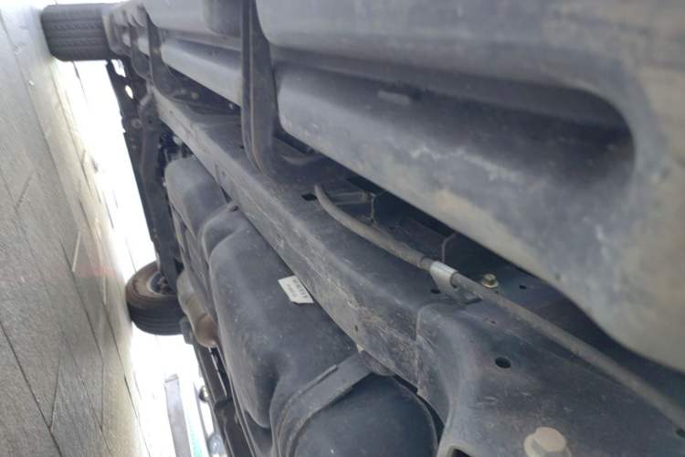 Used JMC Yuhu 7 2022 2.0T Automatic Diesel Two-Wheel Drive Comfort Plus Long Wheelbase Chassis Rear Left