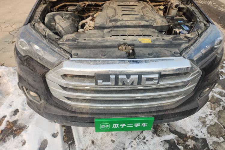 Used JMC Yuhu 7 2022 2.0T Manual Diesel 4x4 Comfort Version Standard Wheelbase Engine Bay