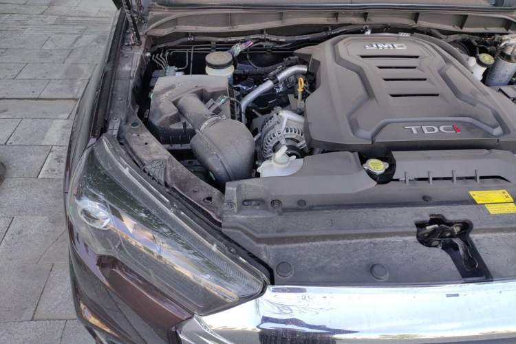 Used JMC Yuhu 7 2022 2.0T Automatic Diesel Two-Wheel Drive Comfort Plus Long Wheelbase Engine Bay Right