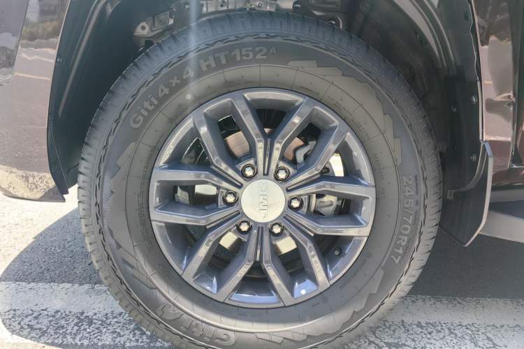 Used JMC Yuhu 7 2022 2.0T Automatic Diesel Two-Wheel Drive Comfort Version Standard Wheelbase Exterior 6