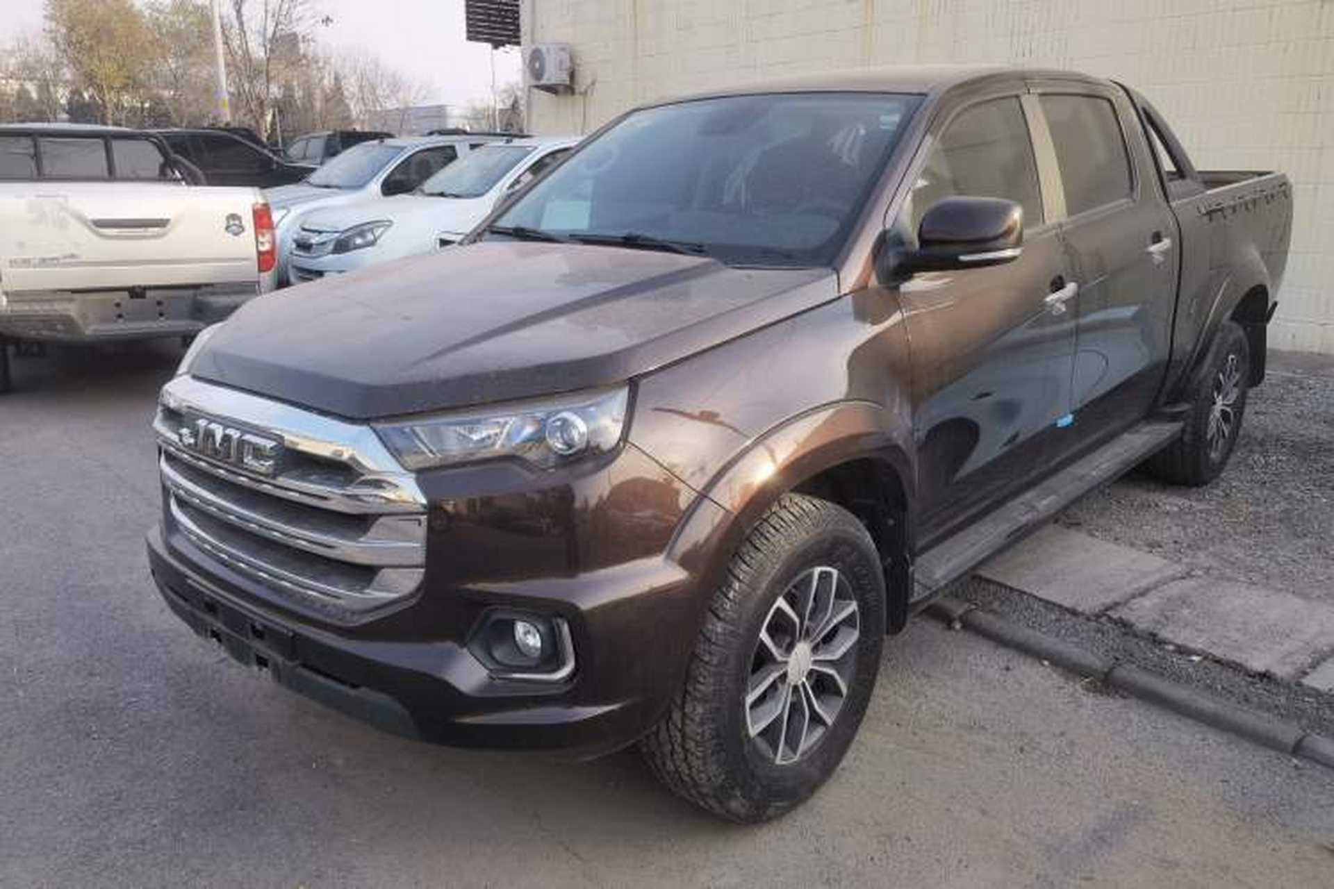 Used JMC Yuhu 7 2022 2.0T Manual Diesel Two-Wheel Drive Comfort Plus Long Wheelbase Front Left 45 Deg