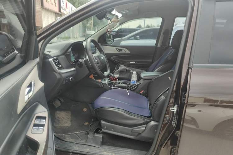 Used JMC Yuhu 7 2022 2.0T Automatic Diesel 4x4 Comfort Plus Long Wheelbase Left Front Seat