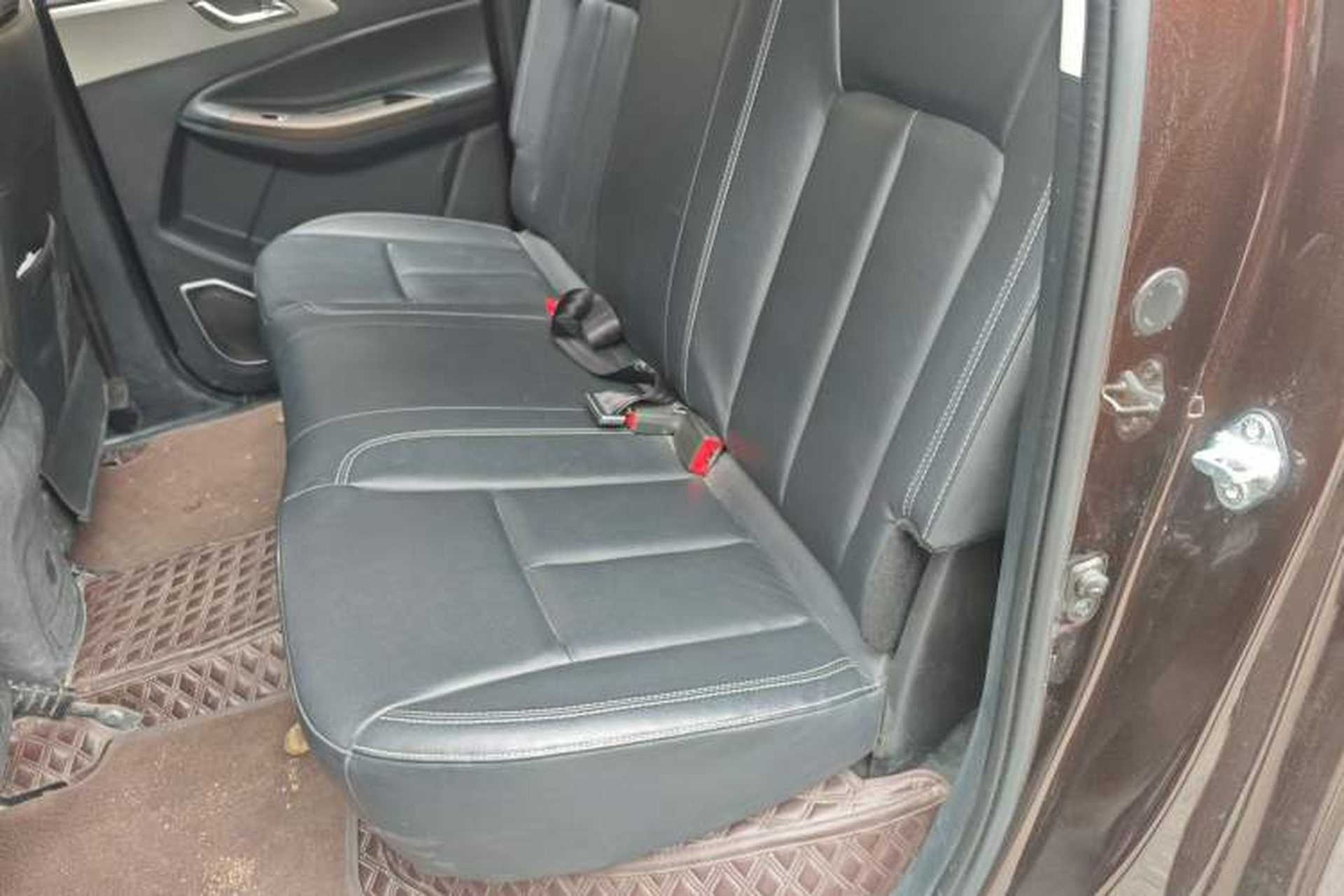 Used JMC Yuhu 7 2022 2.0T Manual Diesel 4x4 Comfort Version Standard Wheelbase Left Rear Seat