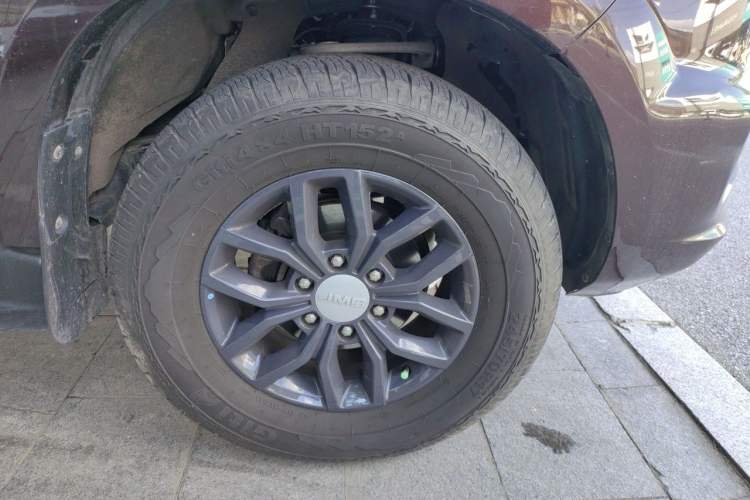 Used JMC Yuhu 7 2022 2.0T Automatic Diesel Two-Wheel Drive Comfort Plus Long Wheelbase Right Front Wheel Hub