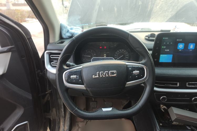 Used JMC Yuhu 7 2022 2.0T Manual Diesel 4x4 Comfort Version Standard Wheelbase Steering Wheel