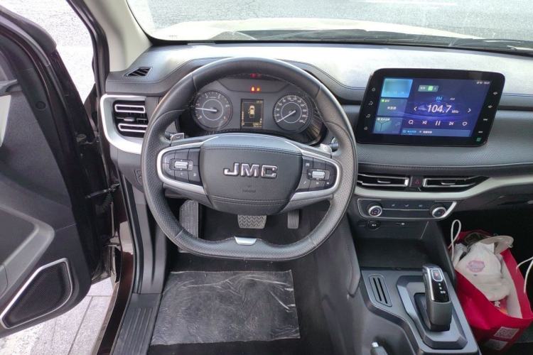 Used JMC Yuhu 7 2022 2.0T Automatic Diesel Two-Wheel Drive Comfort Plus Long Wheelbase Steering Wheel