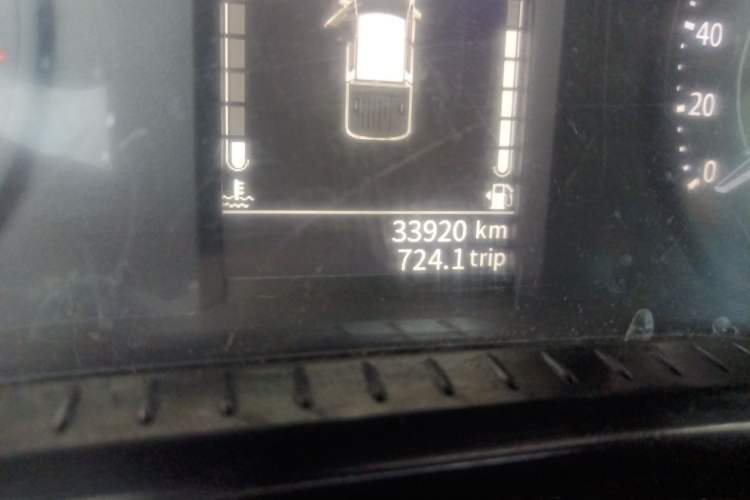 Used JMC Yuhu 7 2022 2.0T Manual Diesel Two-Wheel Drive Comfort Version Standard Wheelbase Odometer Close Up