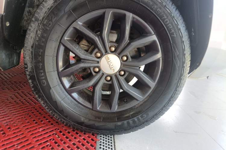 Used JMC Yuhu 7 2022 2.0T Manual Diesel Two-Wheel Drive Comfort Version Standard Wheelbase Right Front Wheel Hub