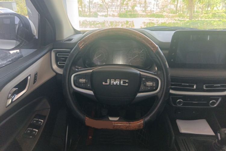 Used JMC Yuhu 7 2022 2.0T Manual Diesel Two-Wheel Drive Comfort Version Standard Wheelbase Steering Wheel