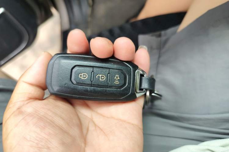 Used JMC Yuhu 7 2022 2.0T Automatic Diesel 4x4 Comfort Edition Standard Wheelbase Interior 1