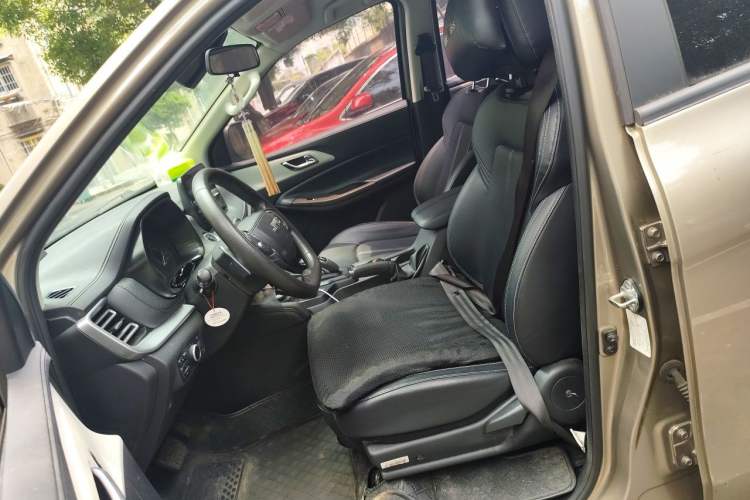 Used JMC Yuhu 7 2022 2.0T Automatic Diesel 4x4 Comfort Edition Standard Wheelbase Left Front Seat