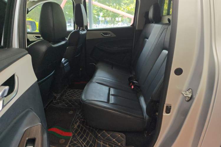 Used JMC Yuhu 7 2022 2.0T Manual Diesel Two-Wheel Drive Comfort Version Standard Wheelbase Left Rear Seat