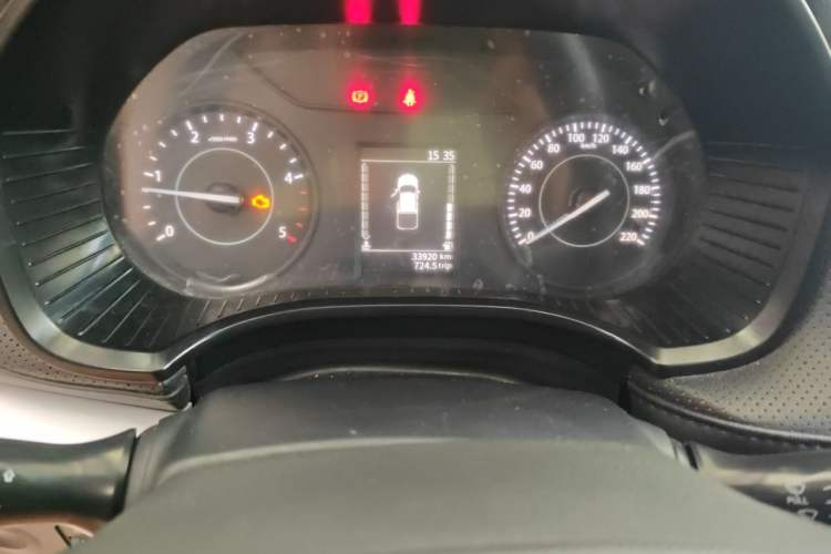Used JMC Yuhu 7 2022 2.0T Manual Diesel Two-Wheel Drive Comfort Version Standard Wheelbase Odometer Close Up